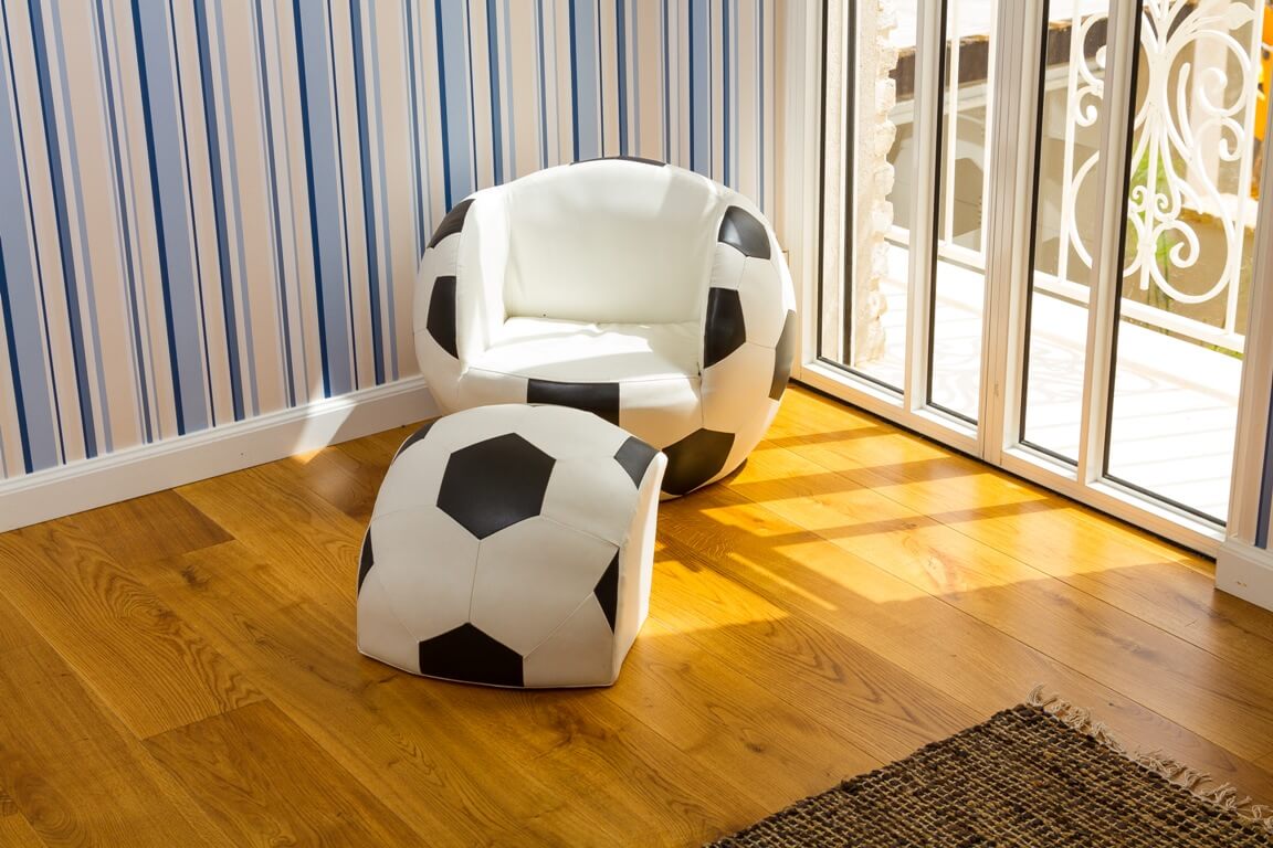 פוף כדור רגל לבנים